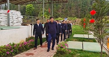 贛州市委常委、常務(wù)副市長高世文一行先后到挺進環(huán)保定南馬山逕、龍南黃沙稀土尾水項目調(diào)研